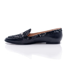 Cargar imagen en el visor de la galería, 206-014  Black Garden Mocasin
