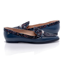 Cargar imagen en el visor de la galería, 206-013 Navy Garden Mocasin

